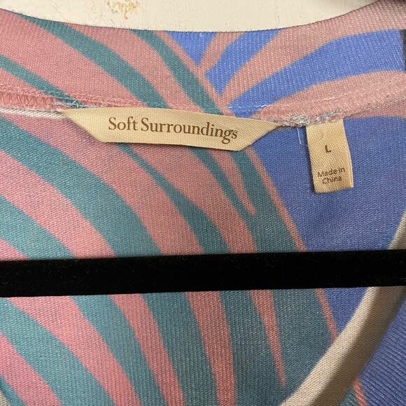 Soft Surroundings Leaf Print V-neck Top Size Large - Picture 3 of 4